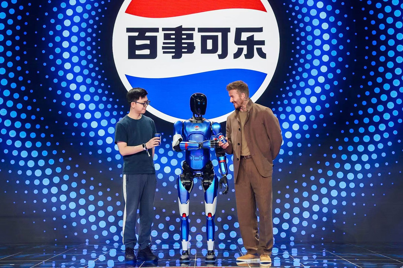 7790必发机器人携手百事中国共创“百事蓝宝” 共燃渴望新章